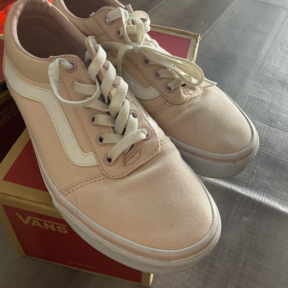 Pink Vans Women’s 8.5 - Picture 4 of 5